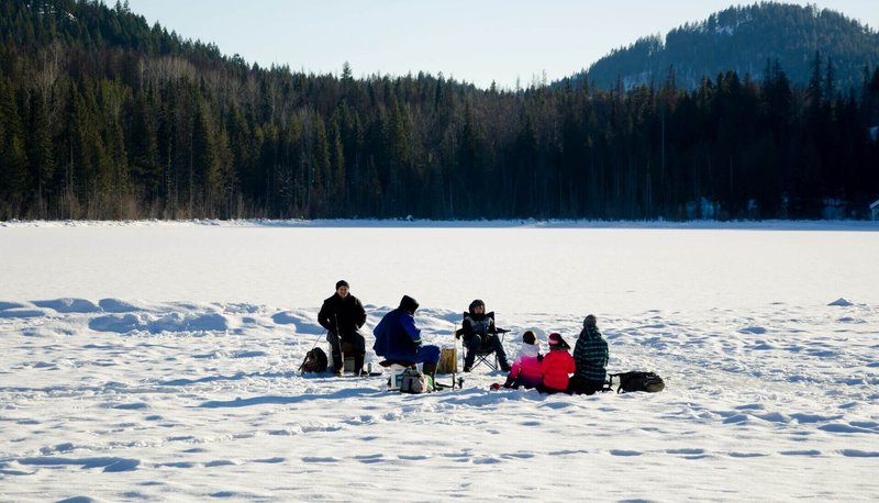 Experience the Thrill of Ice Fishing in the UK's Live Casino Scene Online
